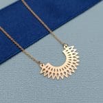 گردنبند خورشید نیمه