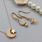 گردنبند ماه و ستاره