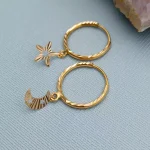 گوشواره حلقه ای با اویز ماه و ستاره