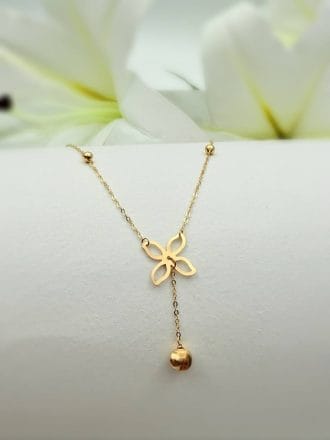گردنبند گل با اویز گوی
