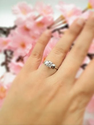 انگشتر سولیتر سفید