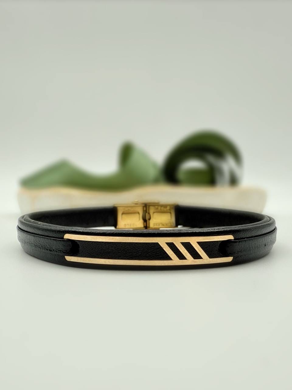 photo_۲۰۲۵-۰۹-۱۶_۱۸-۰۲-۰۰ دستبند چرم مستطیل - Image 1