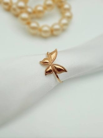 انگشتر پروانه