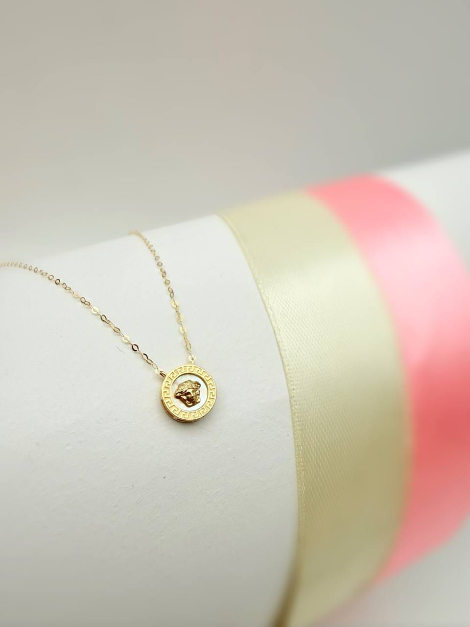 photo_2025-11-04_17-16-18 گردنبند ورساچ سفید - Image 1