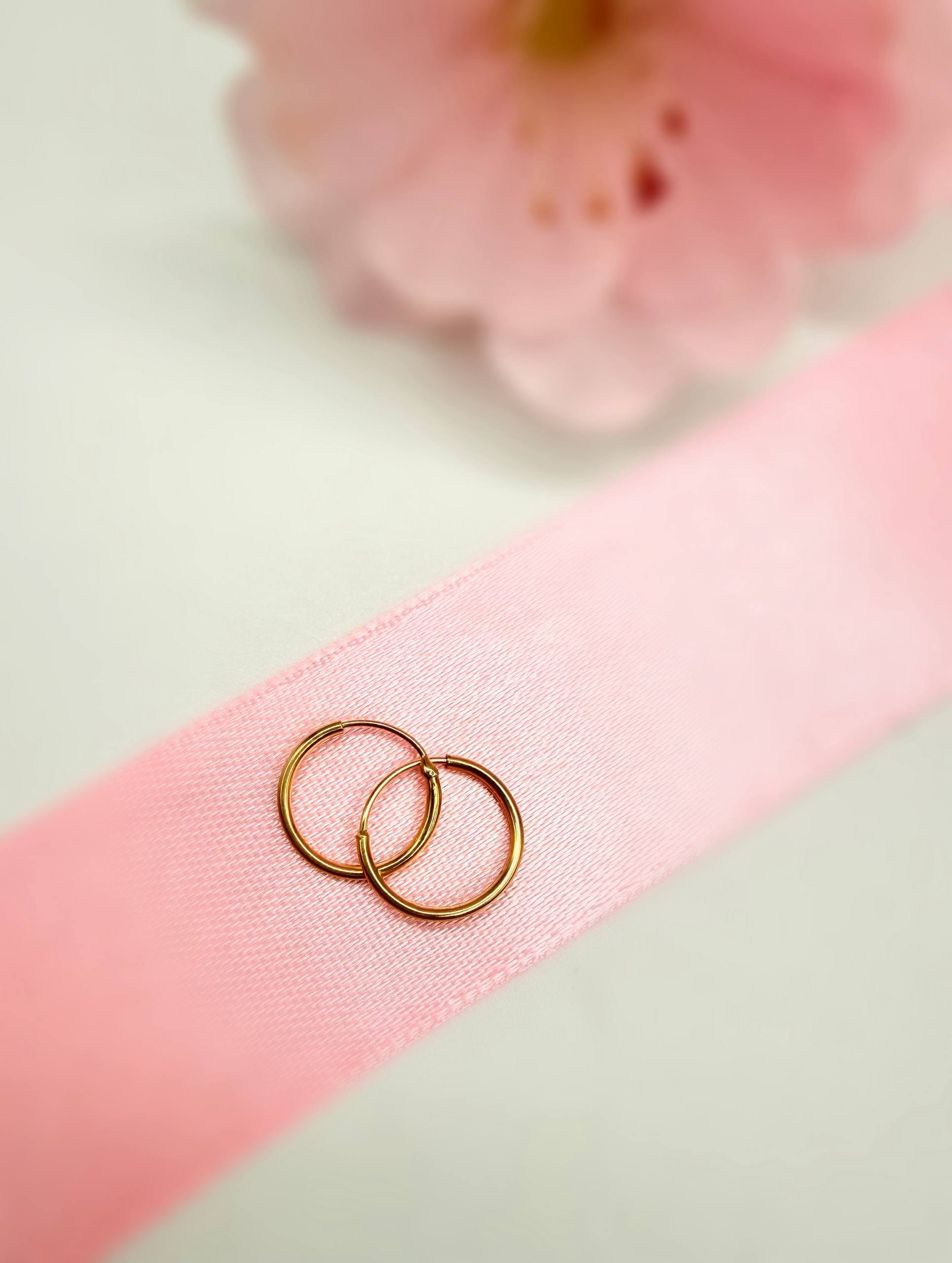 photo_2025-11-29_19-07-34 گوشواره حلقه ای ساده کوچیک زرد - Image 1