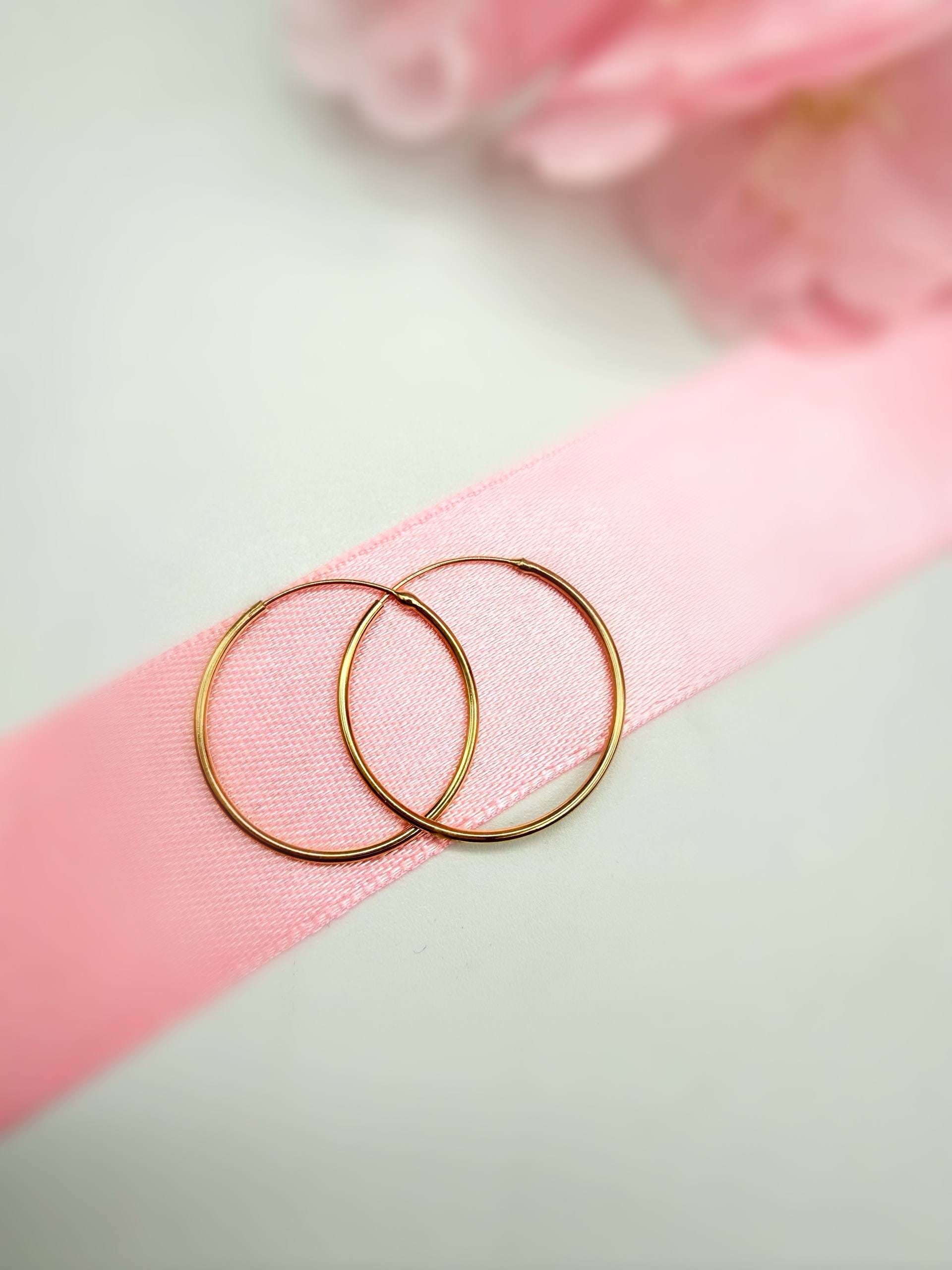 photo_2025-11-29_19-08-34 گوشواره حلقه ای ساده متوسط - Image 1