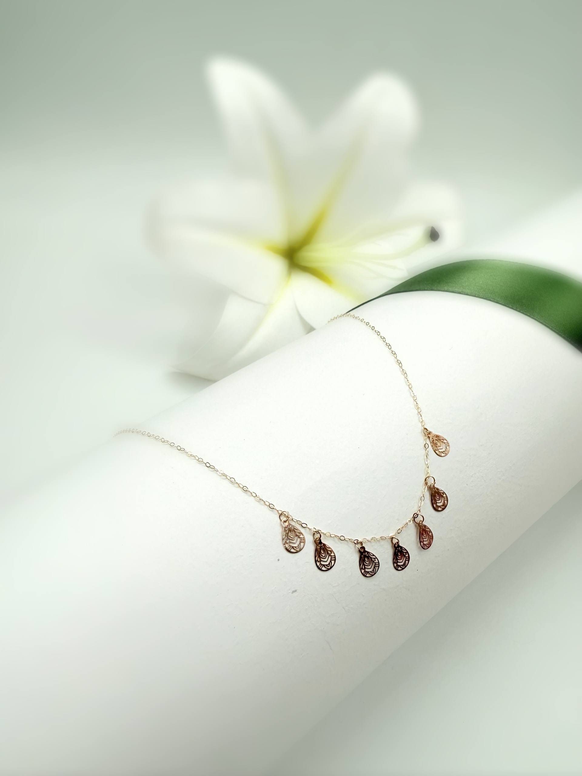 photo_2025-12-01_19-16-00 گردنبند توری اشک - Image 1