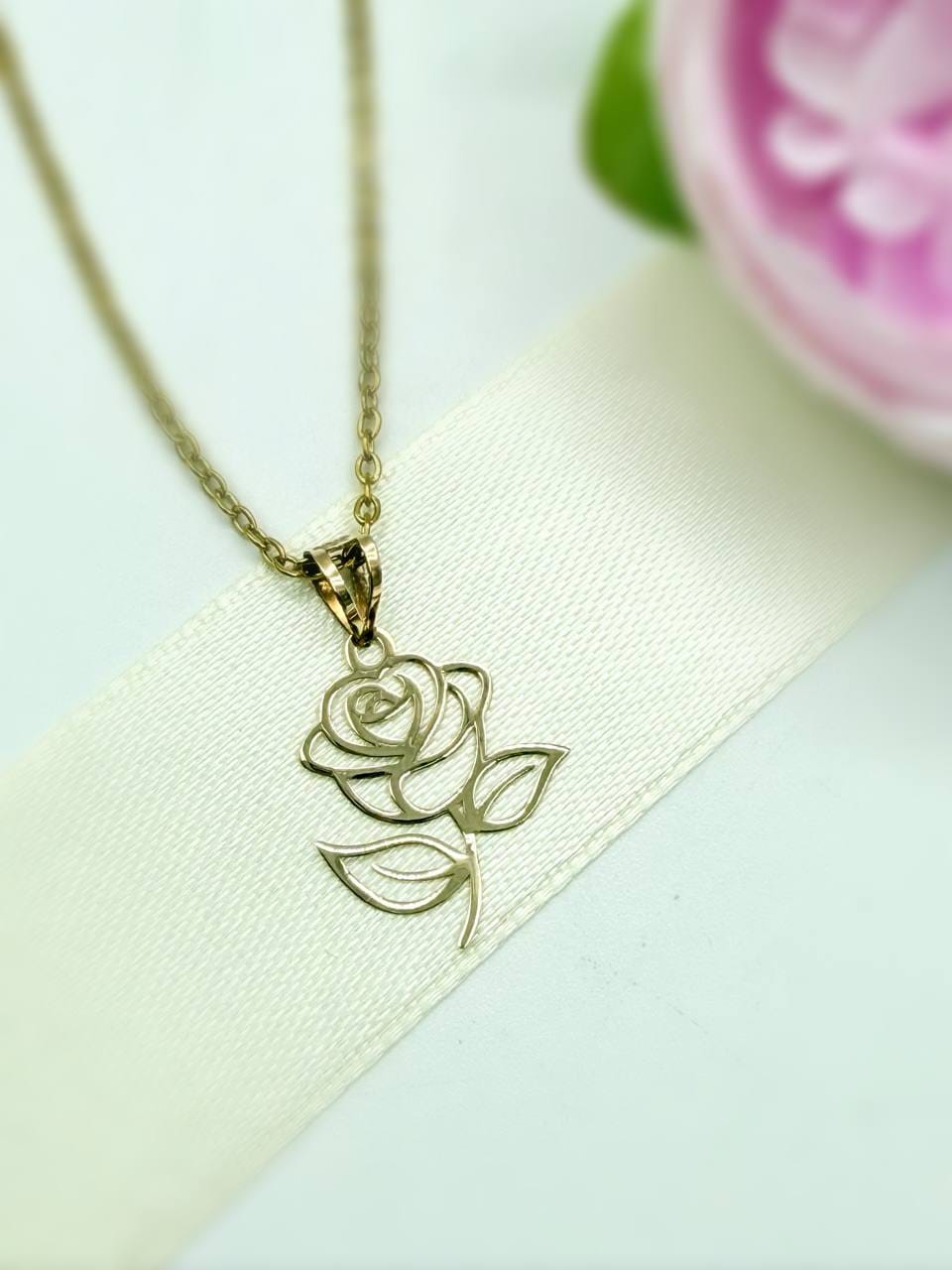 photo_2025-12-07_17-14-13 مدال تک گل دو برگ - Image 1