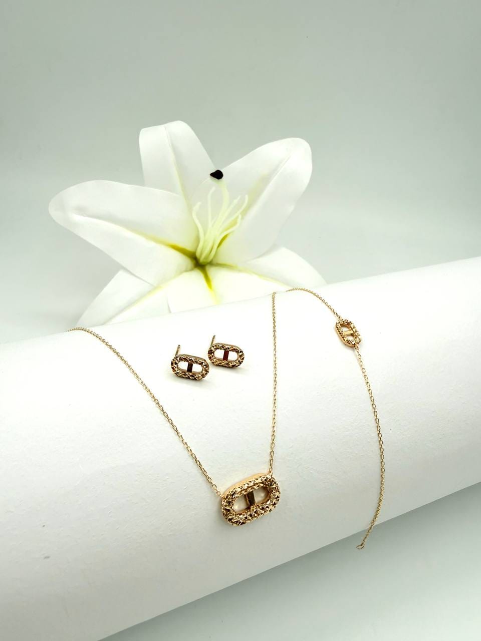 photo_2025-12-08_18-48-54 سرویس هرمس تراش زرد - Image 1