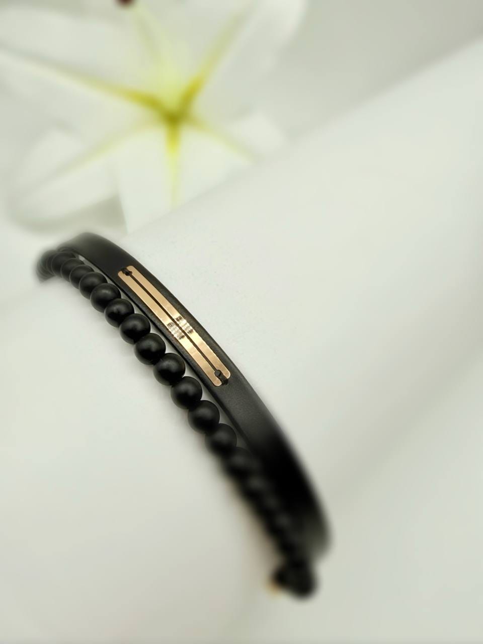 photo_2025-12-09_13-30-44 دستبند چرم بیضی آینه ای خط - Image 1